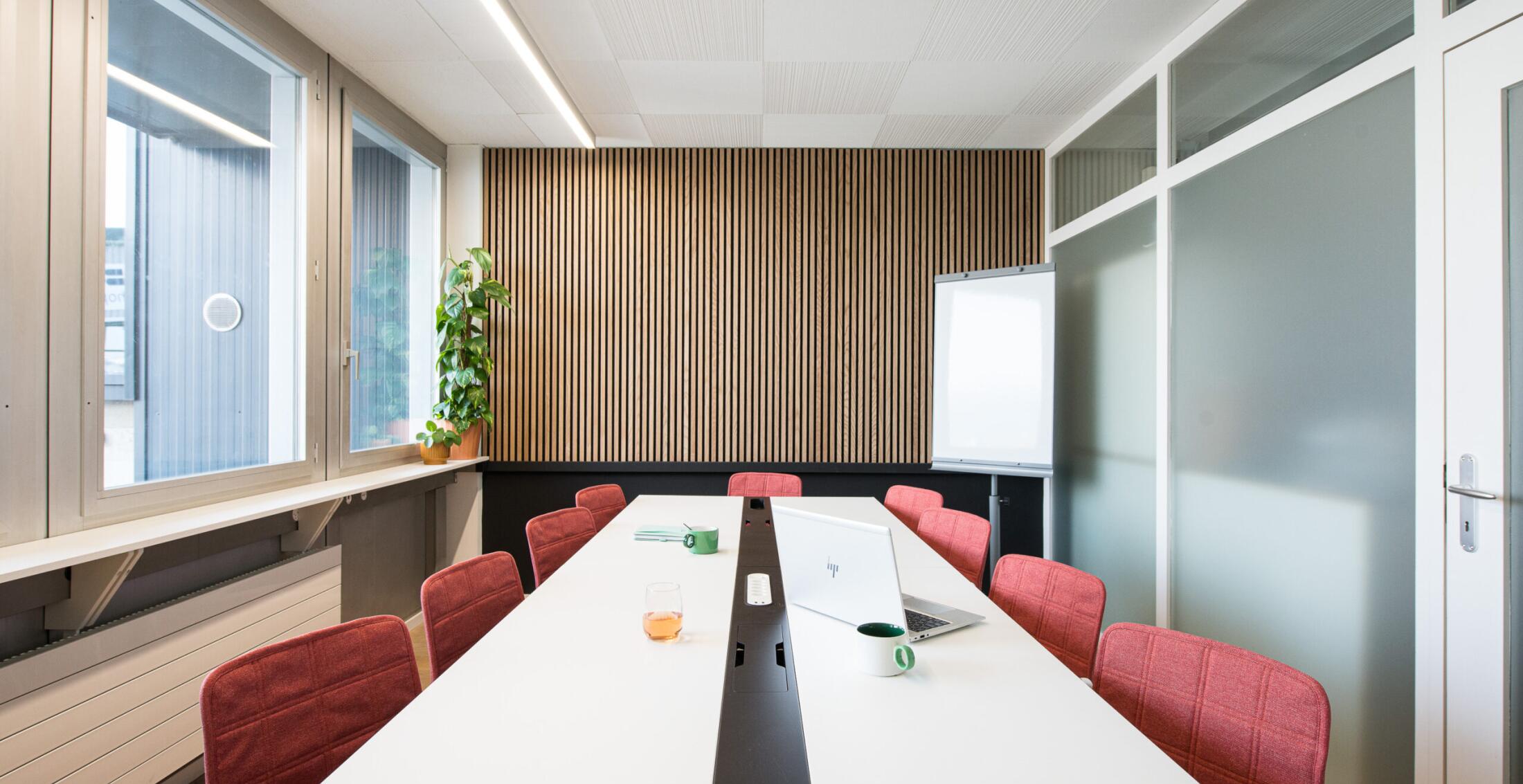 Moyenne salle séminaire l'Entrepôt Bulle